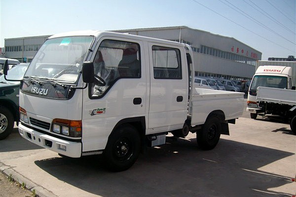  庆铃五十铃轻卡 100P 4x2 QL1040A6EW