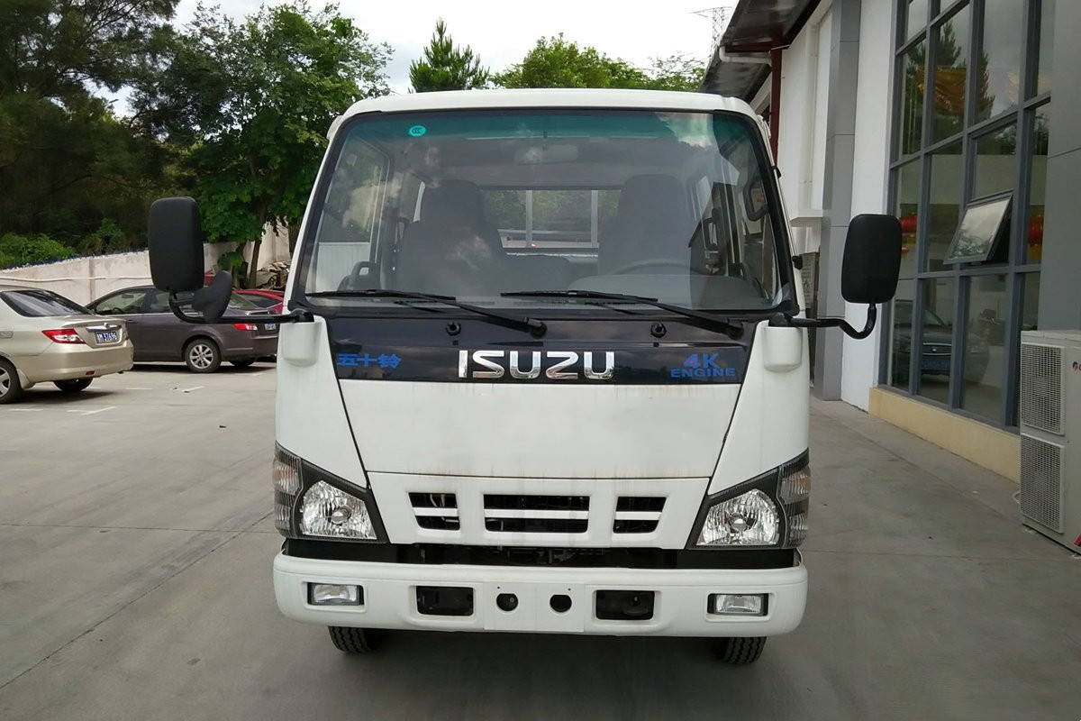  庆铃五十铃 600P 4x2 轻卡 QL1043BUHW