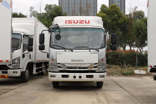  庆铃 五十铃 StakeTruck KV100 4x2 QL5043CCYMVHA