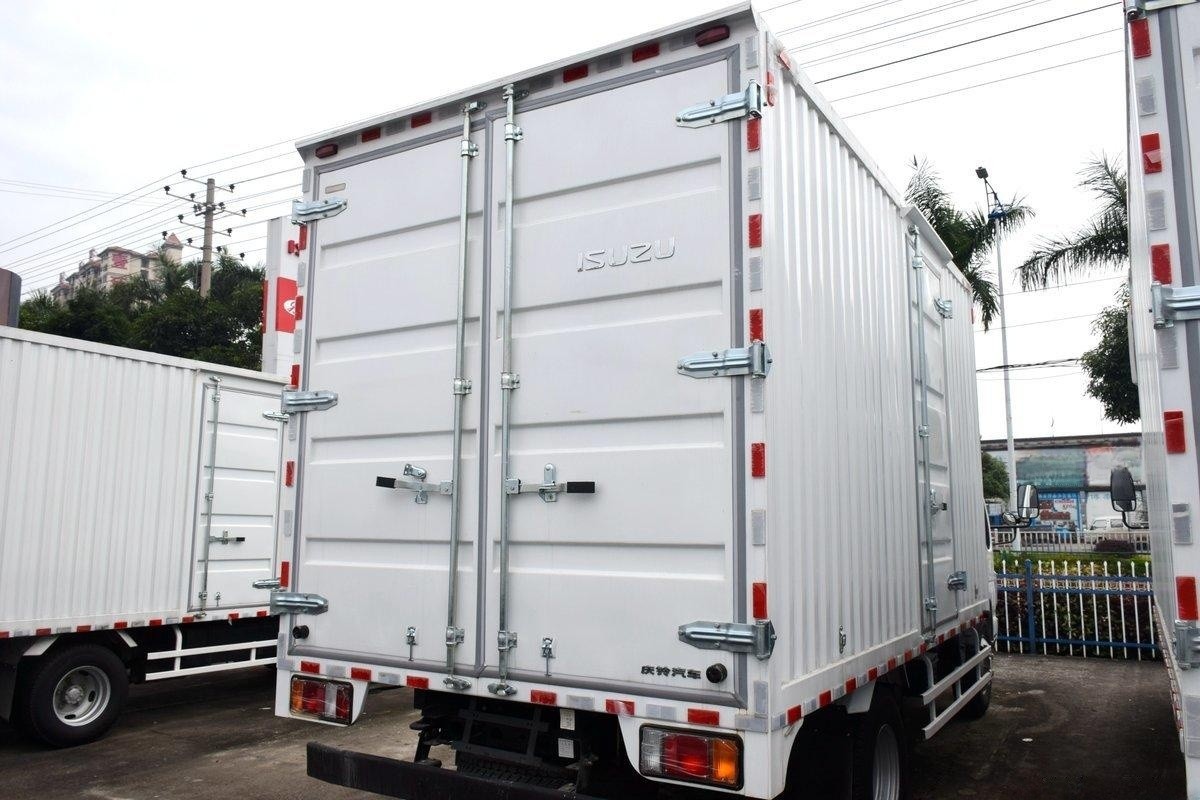  庆铃五十铃厢式货车 100P 4x2 QL5042XXYA6HHJ