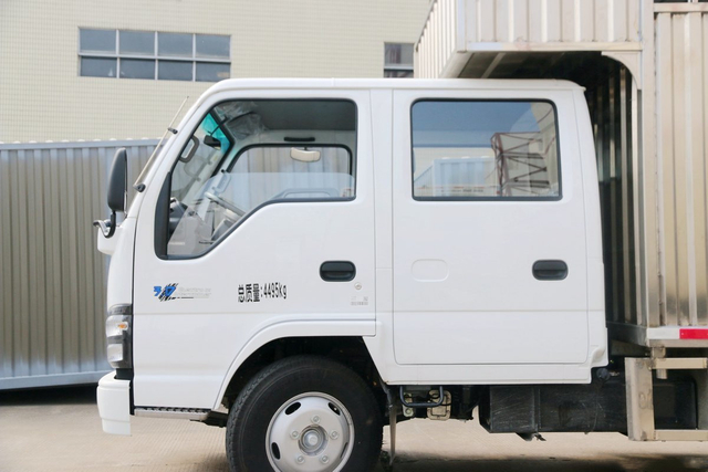  庆铃五十铃厢式货车 600P 4x2 QL5040XXYA5EWJ