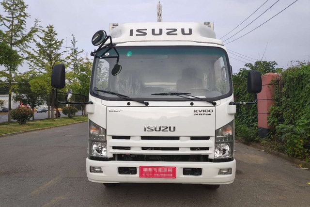 庆铃五十铃厢式货车 KV100 4x2 QL5044XXYAMHAJ