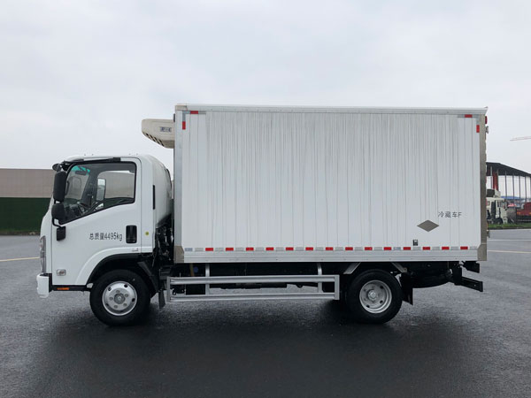 庆铃五十铃 M100 冷藏车 4x2 QL5043XLCBUHAJ