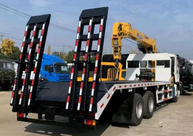 五十铃 VC66 6x4 轻型卡车带 10 吨起重机 QL5350TZZW6TDZY