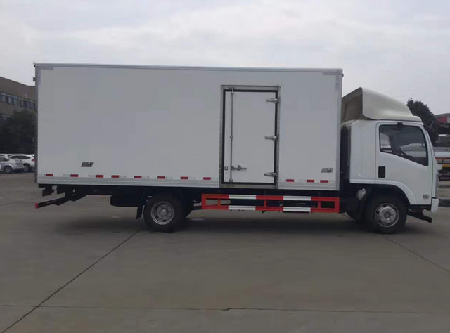  庆铃700p 4x2冷藏车QL5100XLCA8MAJ