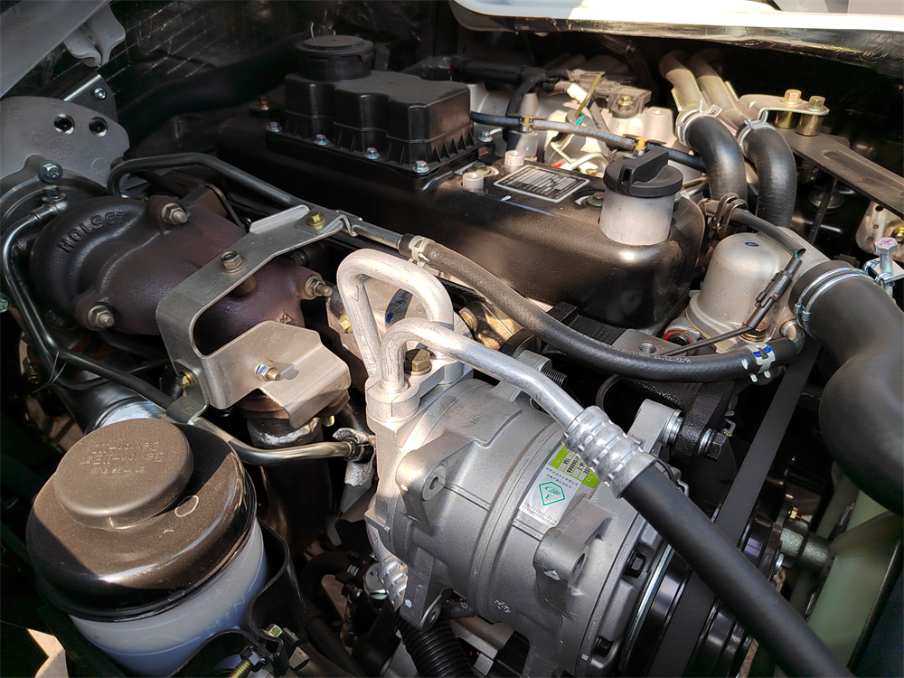 100P双驾驶室轻卡 (13)