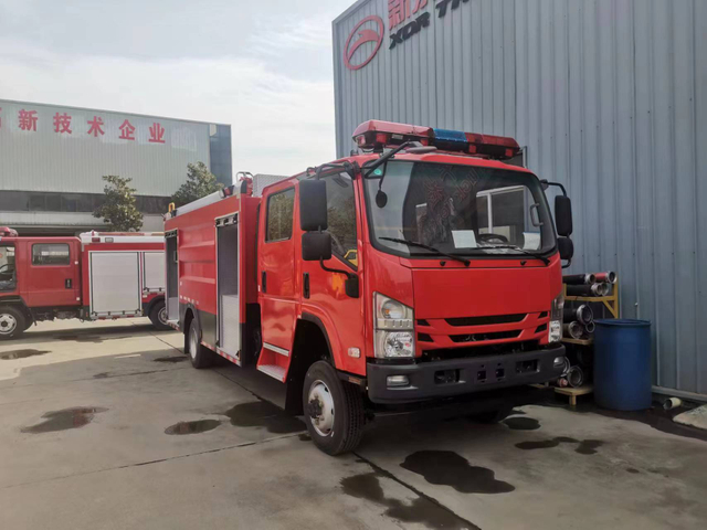 庆铃五十铃 4X2 4000L 消防车 E6