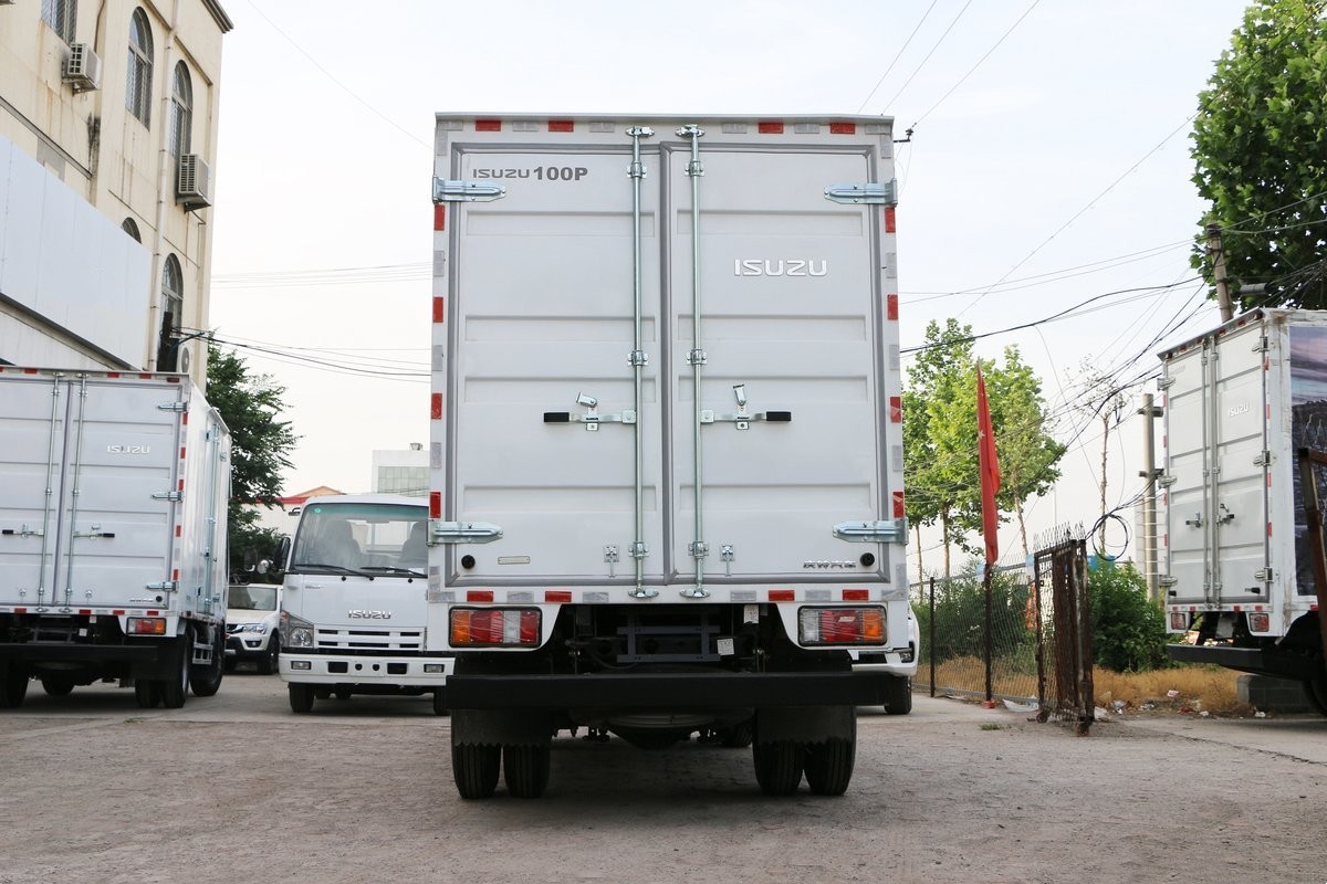  庆铃五十铃厢式货车 100P 4x2 QL5071XXYA6KAJ