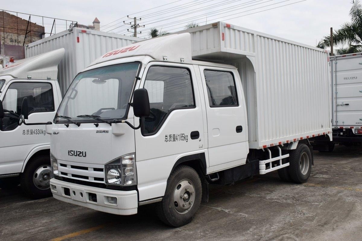  庆铃五十铃厢式卡车 100P 4x2 QL5041XXYMVHW