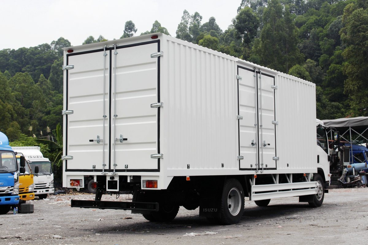  庆铃五十铃 189PS 厢式货车 700P 4x2 QL5110XXYANPA