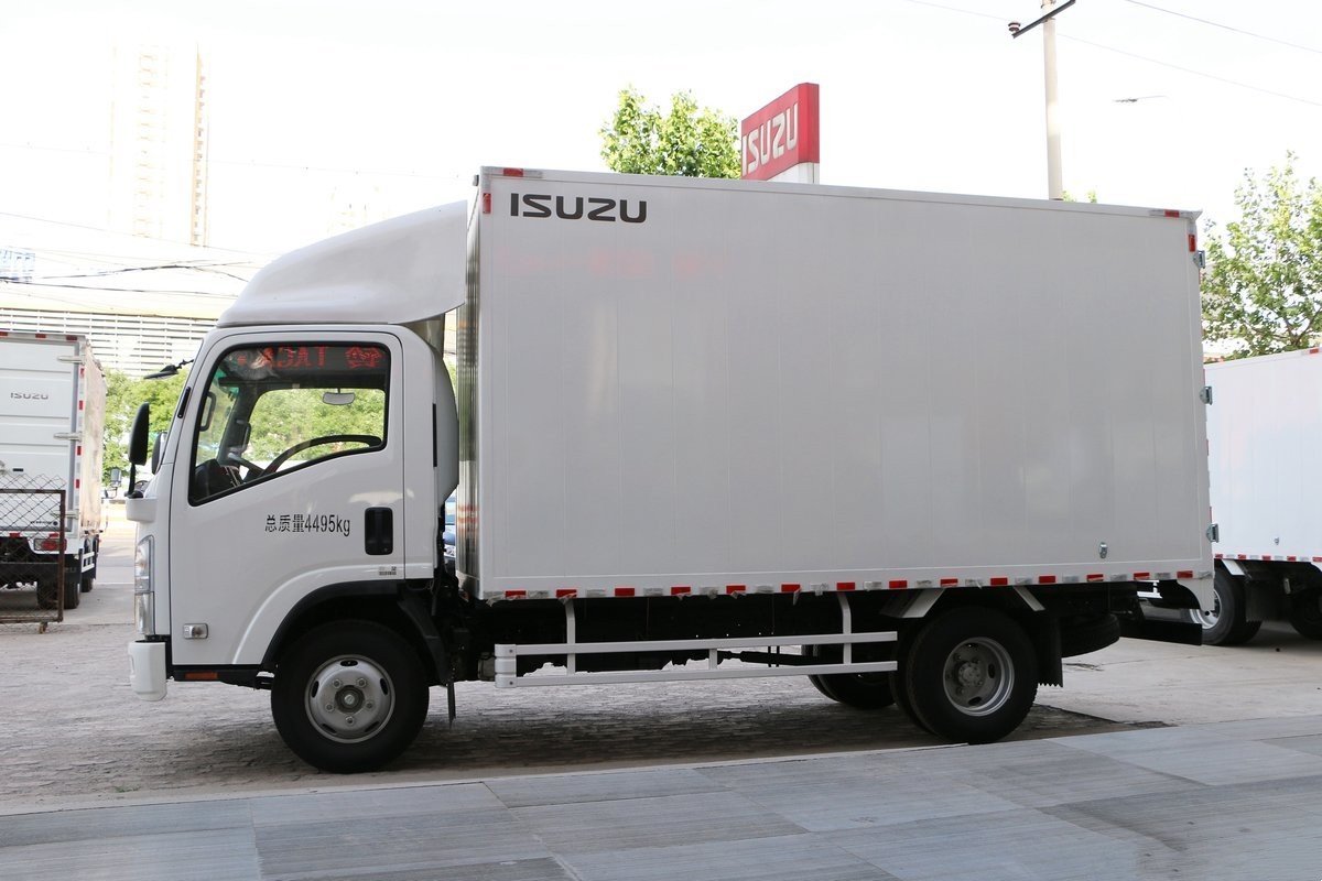 庆铃五十铃厢式货车 KV600 4x2 QL5043XXYA7HAJ