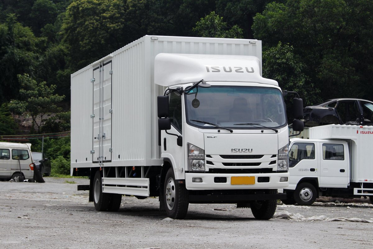  庆铃五十铃 189PS 厢式货车 700P 4x2 QL5110XXYANPA