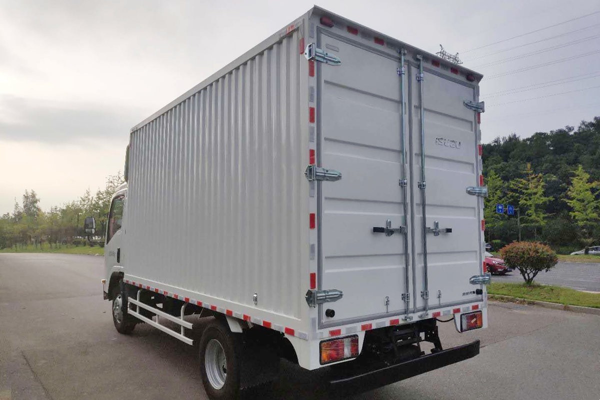 庆铃五十铃厢式货车 KV100 4x2 QL5044XXYAMHAJ
