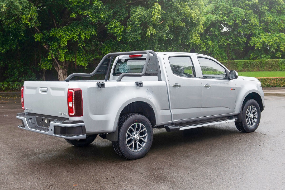 新品：庆铃 ISUZU 4X2 实用卡车双舱欧 VI QL1030CZHW