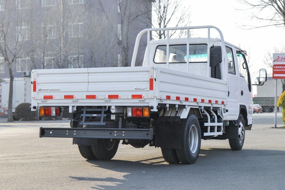  庆铃五十铃轻卡 100P 4x2 QL1041MVHW
