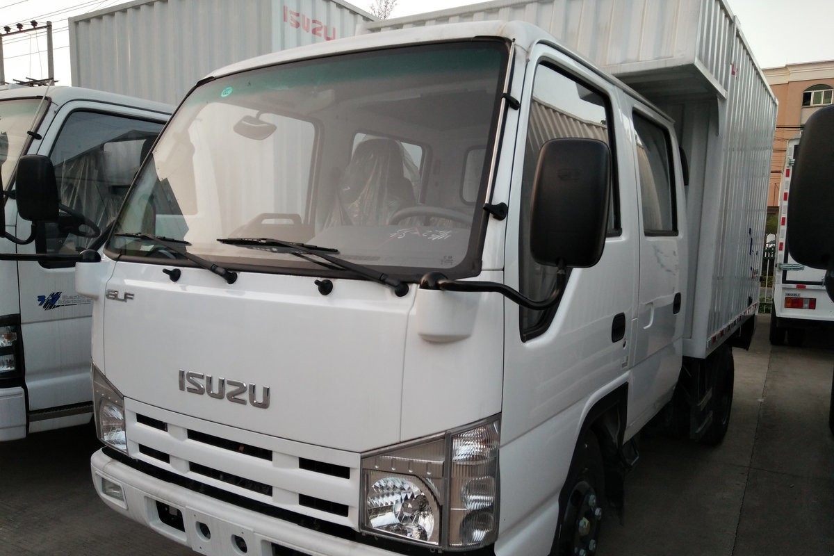  庆铃五十铃厢式卡车 100P 4x2 QL5040XXYMVFW