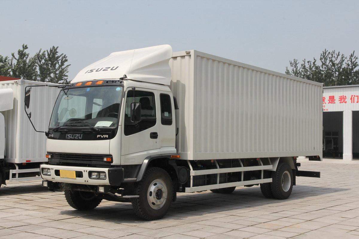  庆铃五十铃 FVR 厢式货车 4x2 QL5180XXYGTFRJ