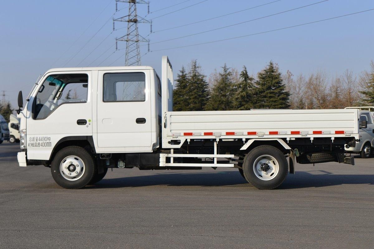  庆铃五十铃轻卡 100P 4x2 QL1041MVHW