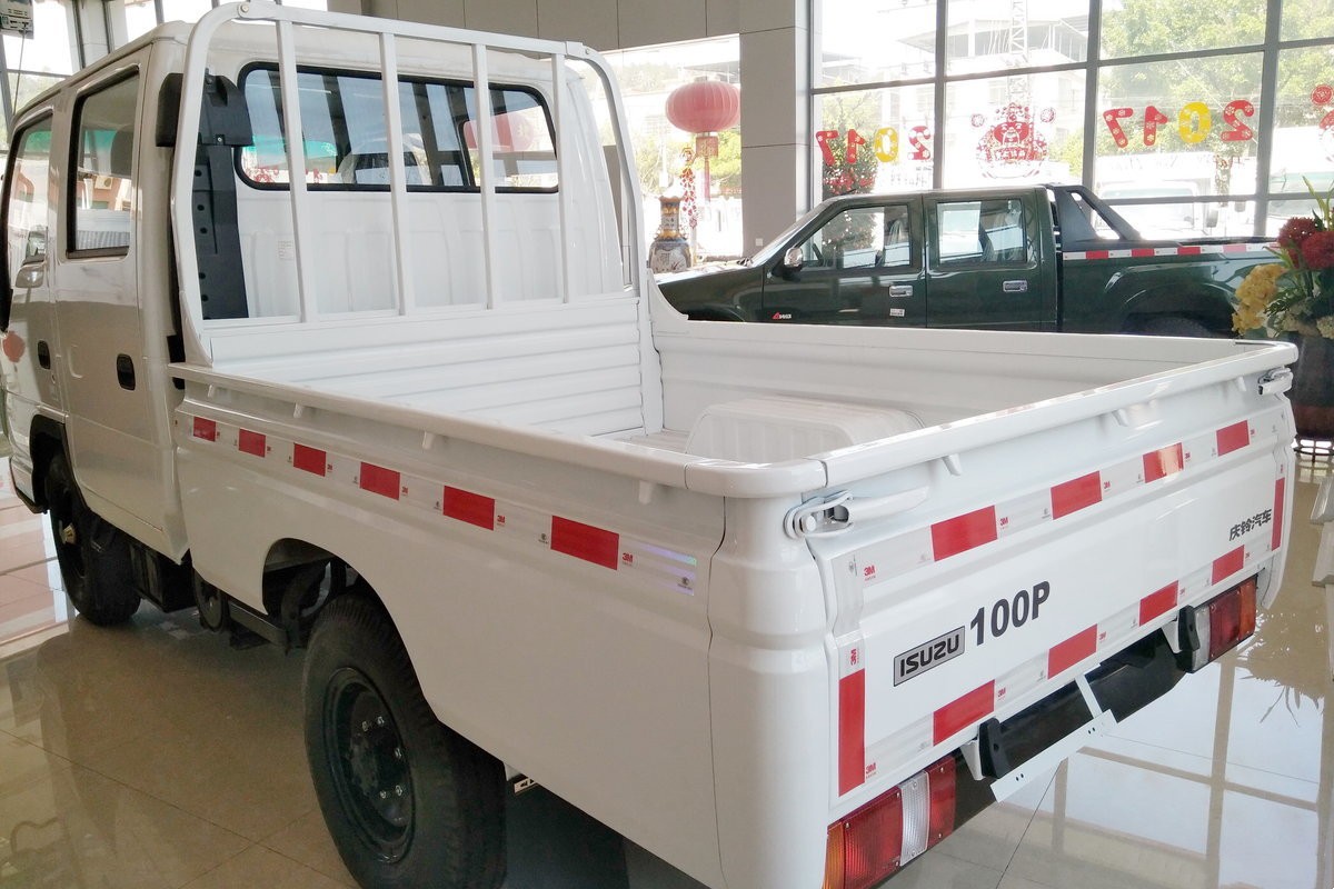  庆铃五十铃厢式货车 100P 4x2 QL5040XXYMVEW
