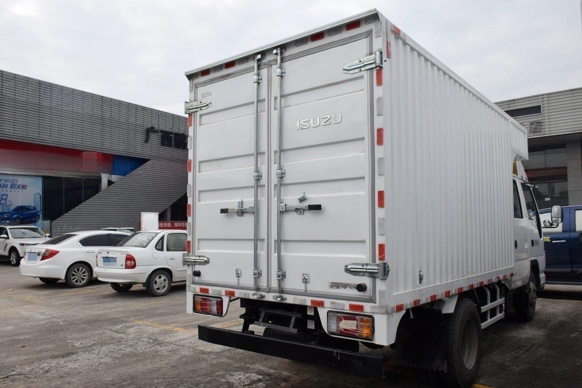  庆铃五十铃厢式卡车 100P 4x2 QL5041XXYMVHW