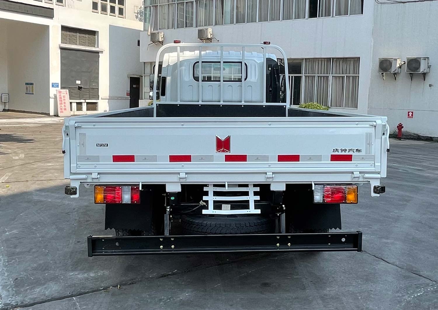  庆铃尼卡轻卡4x2 QL1080MEHA