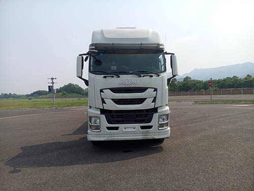 五十铃 GIGA VC61 420PS 牵引车（豪华型）