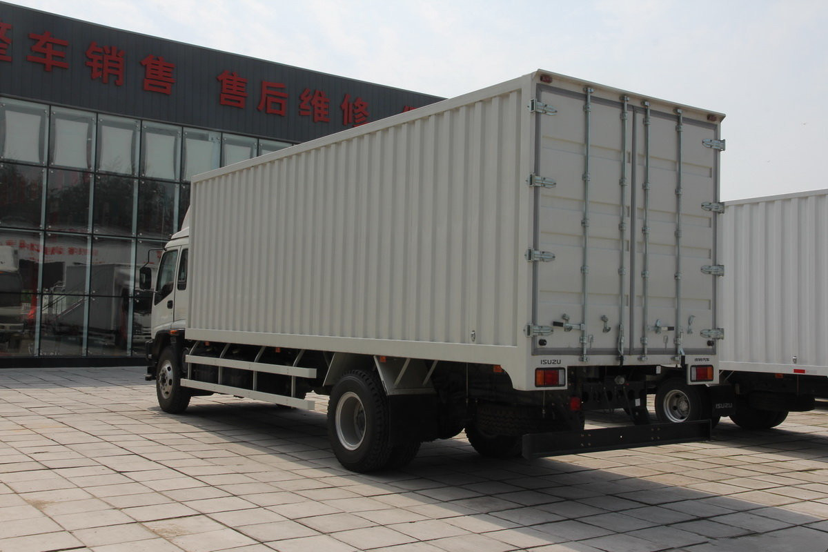  庆铃五十铃 FVR 厢式货车 4x2 QL5180XXYGTFRJ