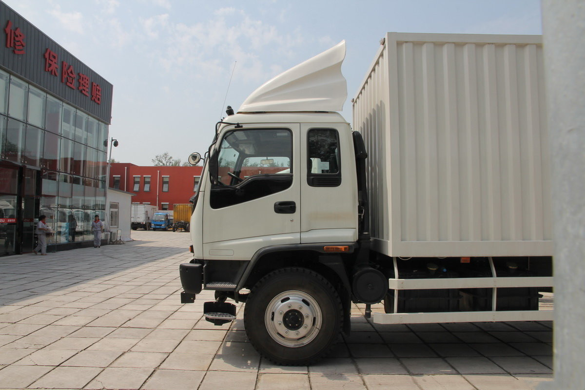  庆铃五十铃 FVR 厢式货车 4x2 QL5180XXYGTFRJ