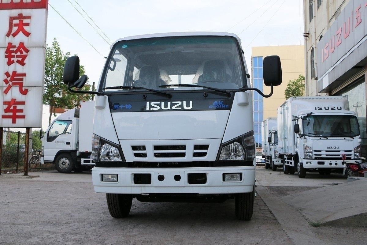  庆铃五十铃 600P 4x2 轻卡 QL1040A5HW