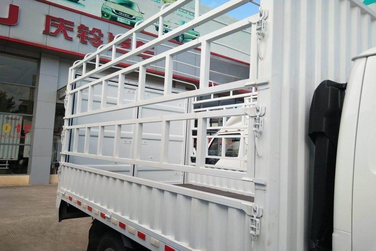  庆铃五十铃牌卡车 100P 4x2 QL5040CCYA6HW