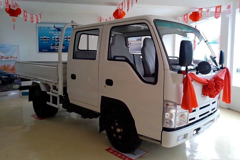  庆铃五十铃轻卡 100P 4x2 QL1040A6FW