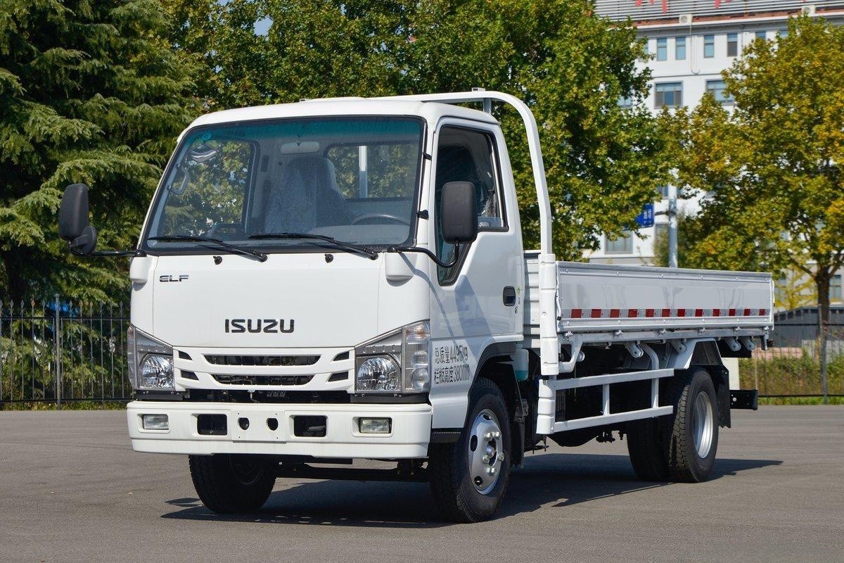 庆铃五十铃轻卡 100P 5.5米 4x2 QL1070BUKA NP30A