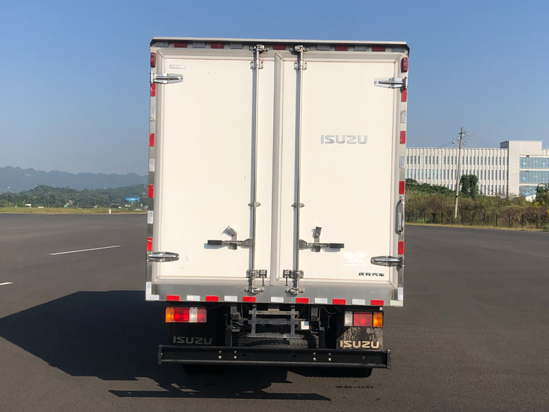 庆铃五十铃冷藏车 600P 4x2 QL5040XLCBUHAJ