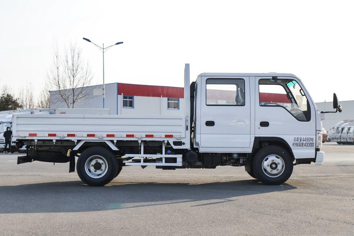  庆铃五十铃轻卡 100P 4x2 QL1041MVHW