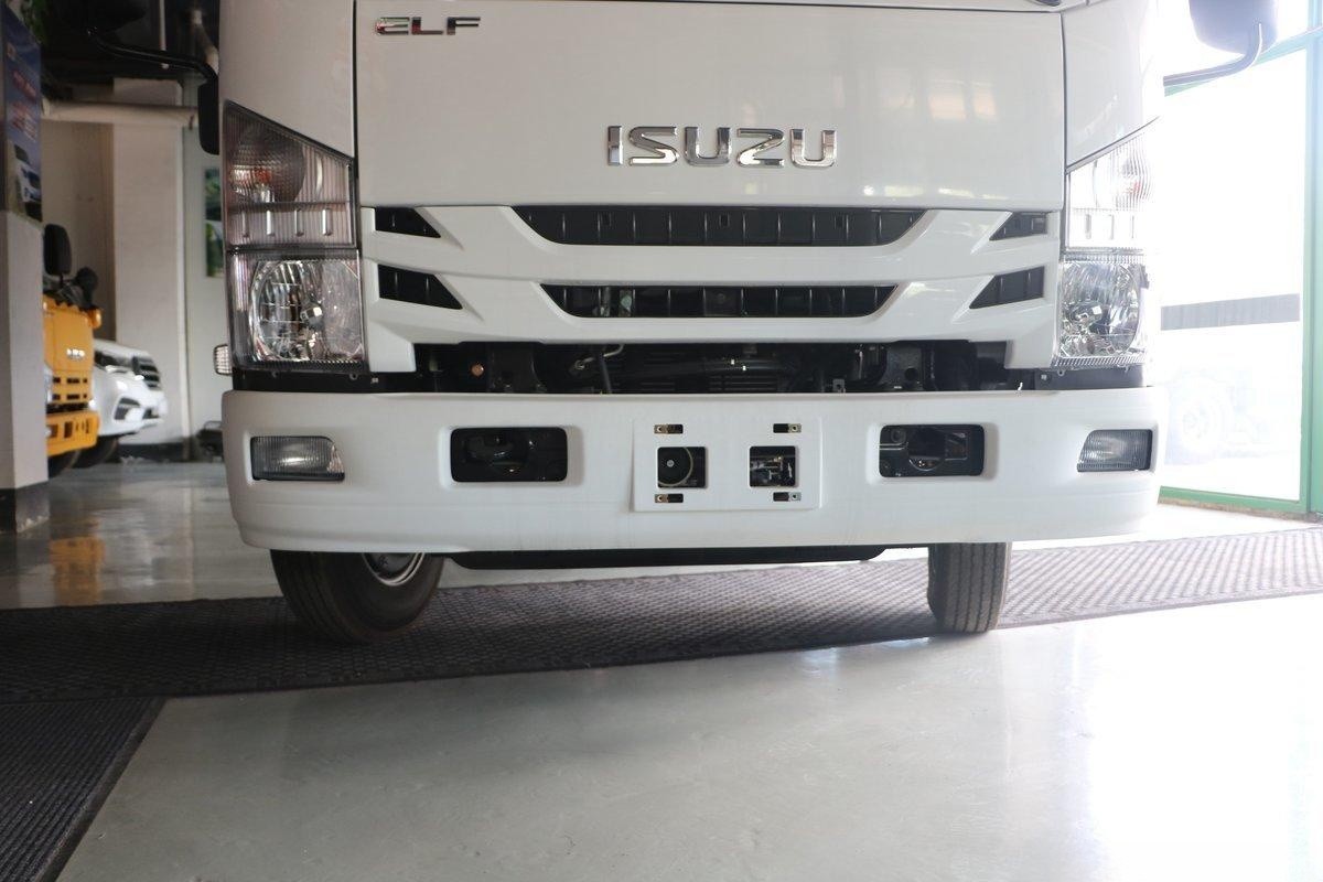 庆铃五十铃厢式货车 M600 4x2 QL5044XXYBUHA