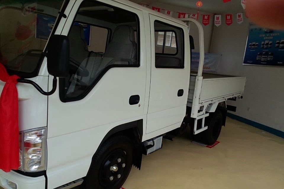  庆铃五十铃轻卡 100P 4x2 QL1040A6FW