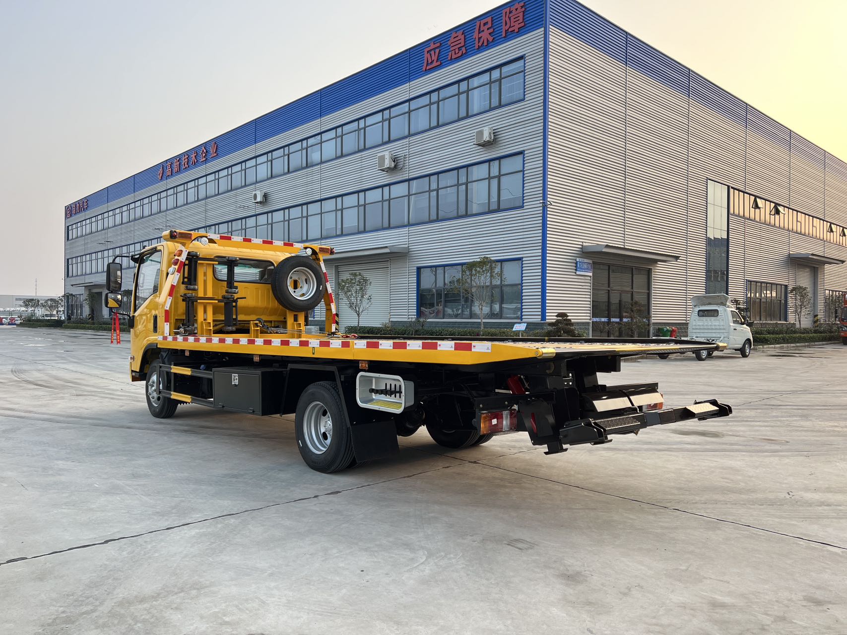  庆铃五十铃清障车 KV100 4x2（欧六）